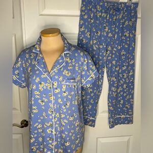 Short-Sleeve Daisy Print Pajama Set in Blue